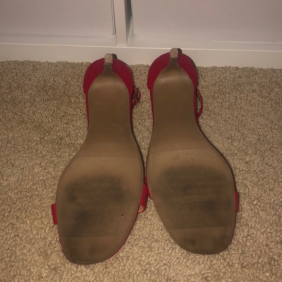 Red stilettos - Picture 3 of 6